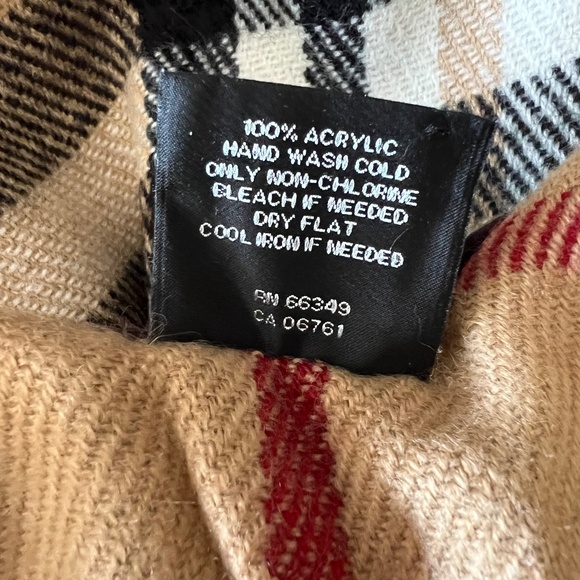 Plaid Poncho/Wrap Burburry Style Camel black and red Black pipping Lord & Taylor - Picture 6 of 6